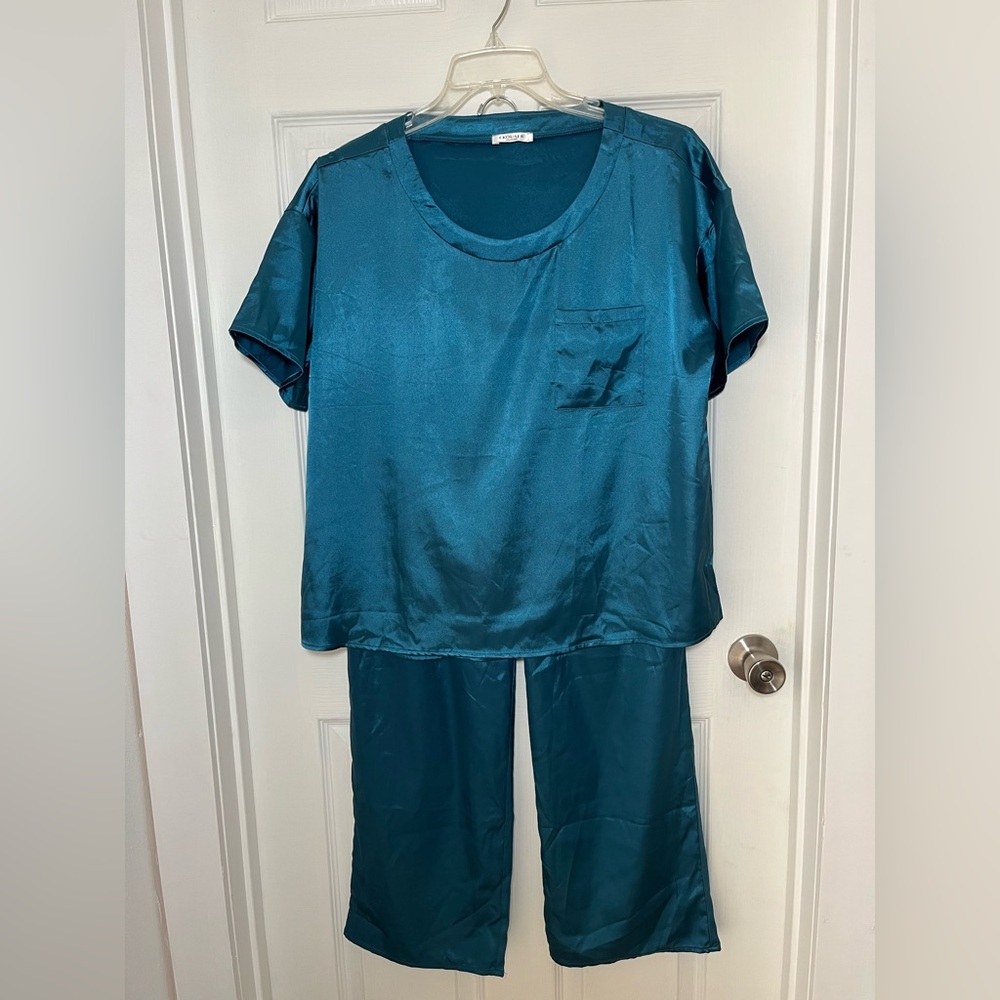 Ekouaer Pajama Set Women’s Teal Satin Look/Feel